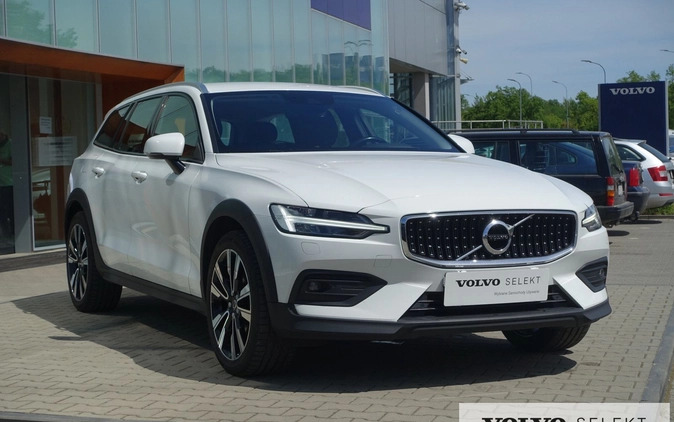 Volvo V60 Cross Country cena 149900 przebieg: 135284, rok produkcji 2020 z Kolonowskie małe 631